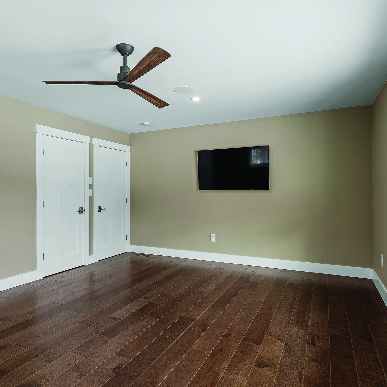 Flooring Contractor near me, Affordable Flooring Contractor installation, Custom Flooring Contractor installation